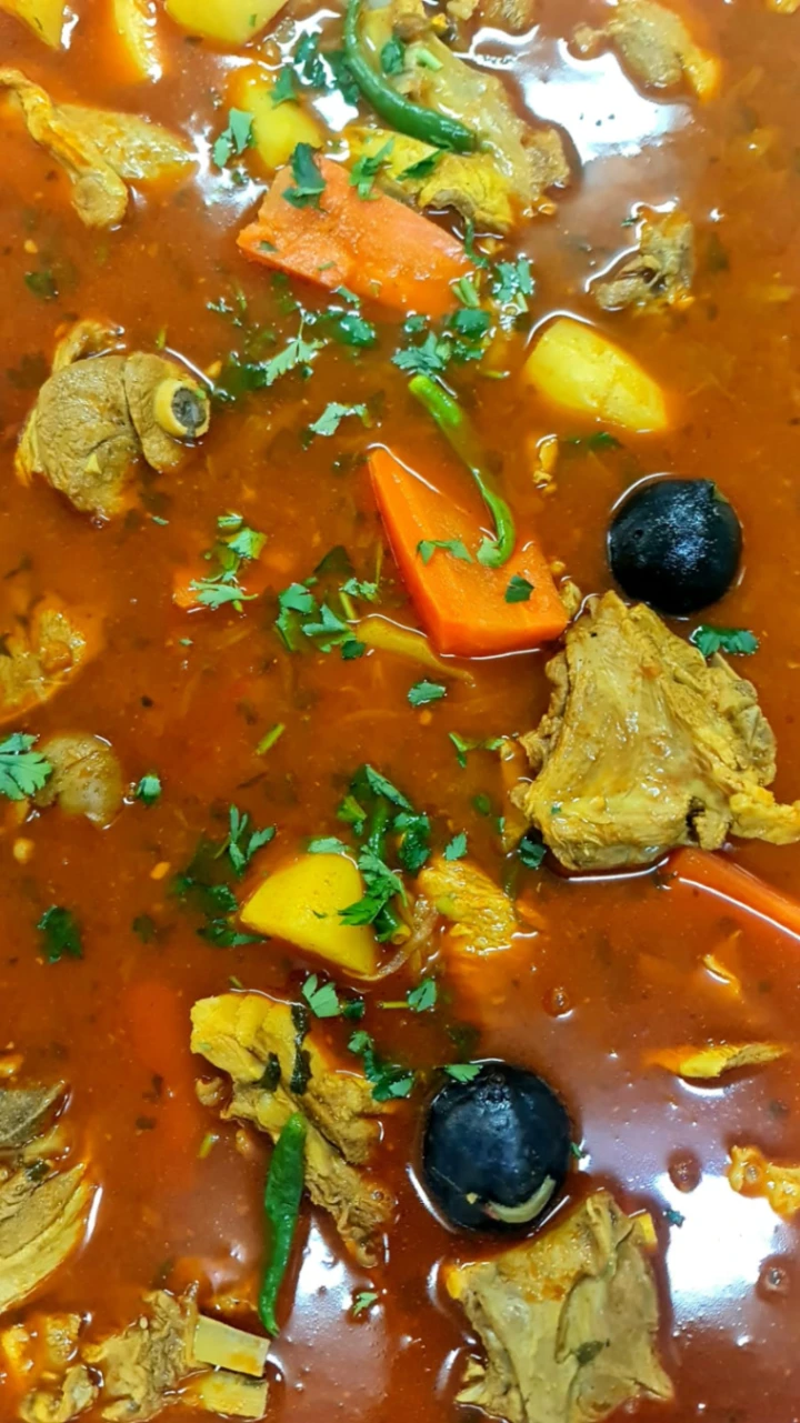 صالونة لحم + عيش أبيض 