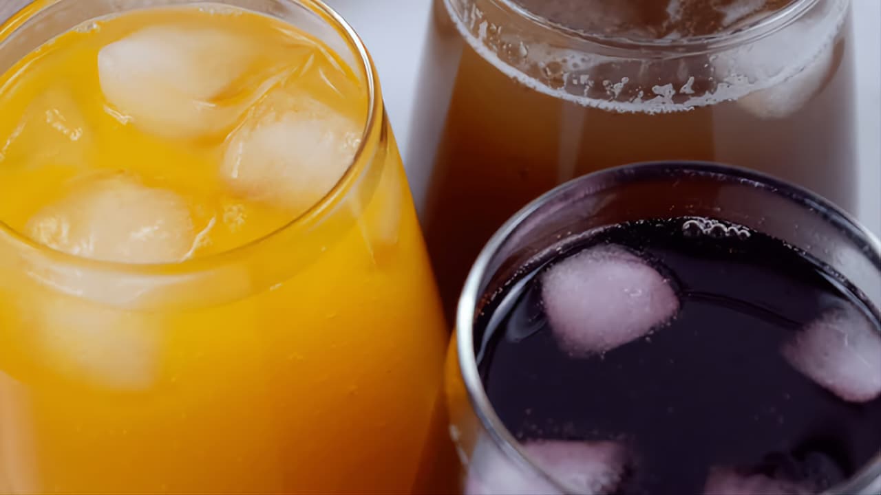 عصير كركديه وعصير قمر الدين