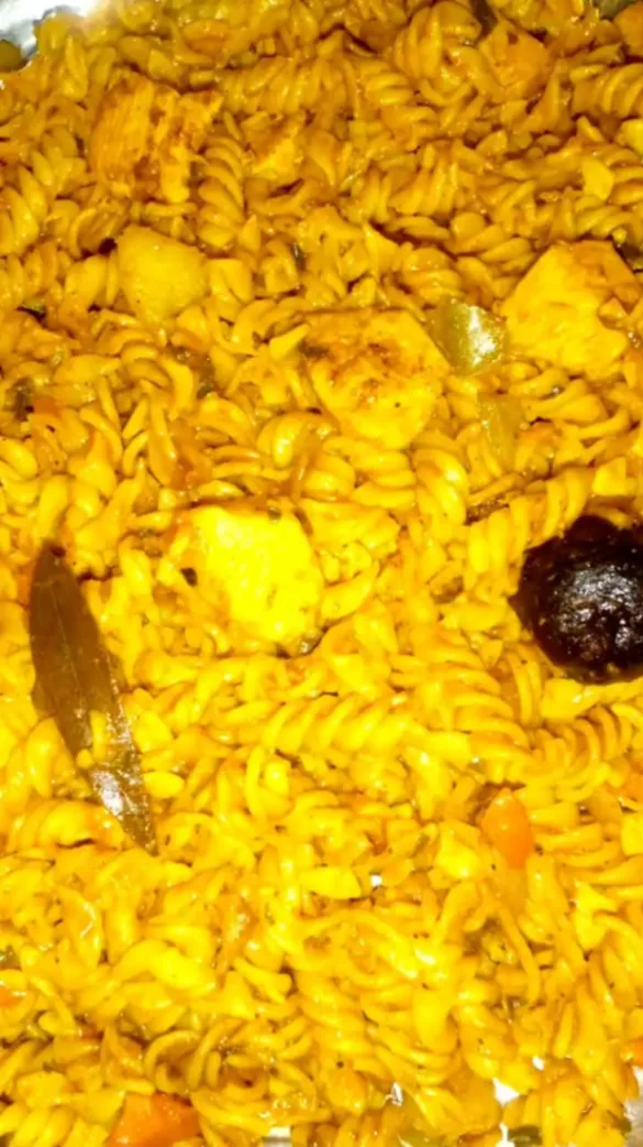 معكرونة الطيبين بالدجاج - وجبة واحدة